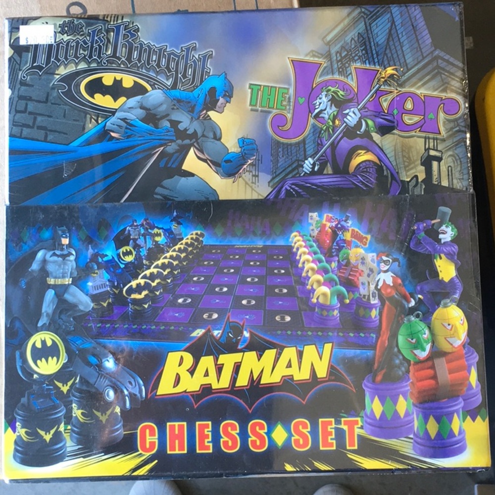 Batman chess set sealed NEW! Noble Collection